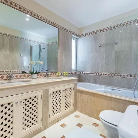 Διαμέρισμα Sleeps 6 Air Con Wifi *